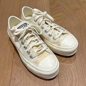 Platform converse with embroidery